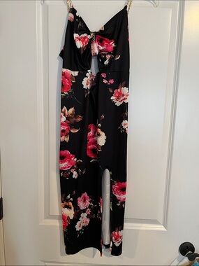 Black & Red Sleeveless Dress